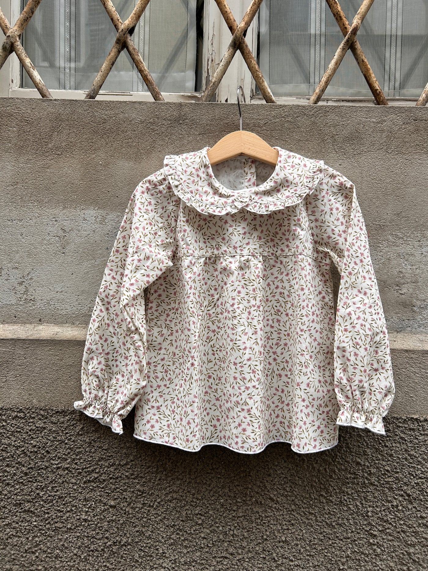 Camiciola MIKELA fiori rosa