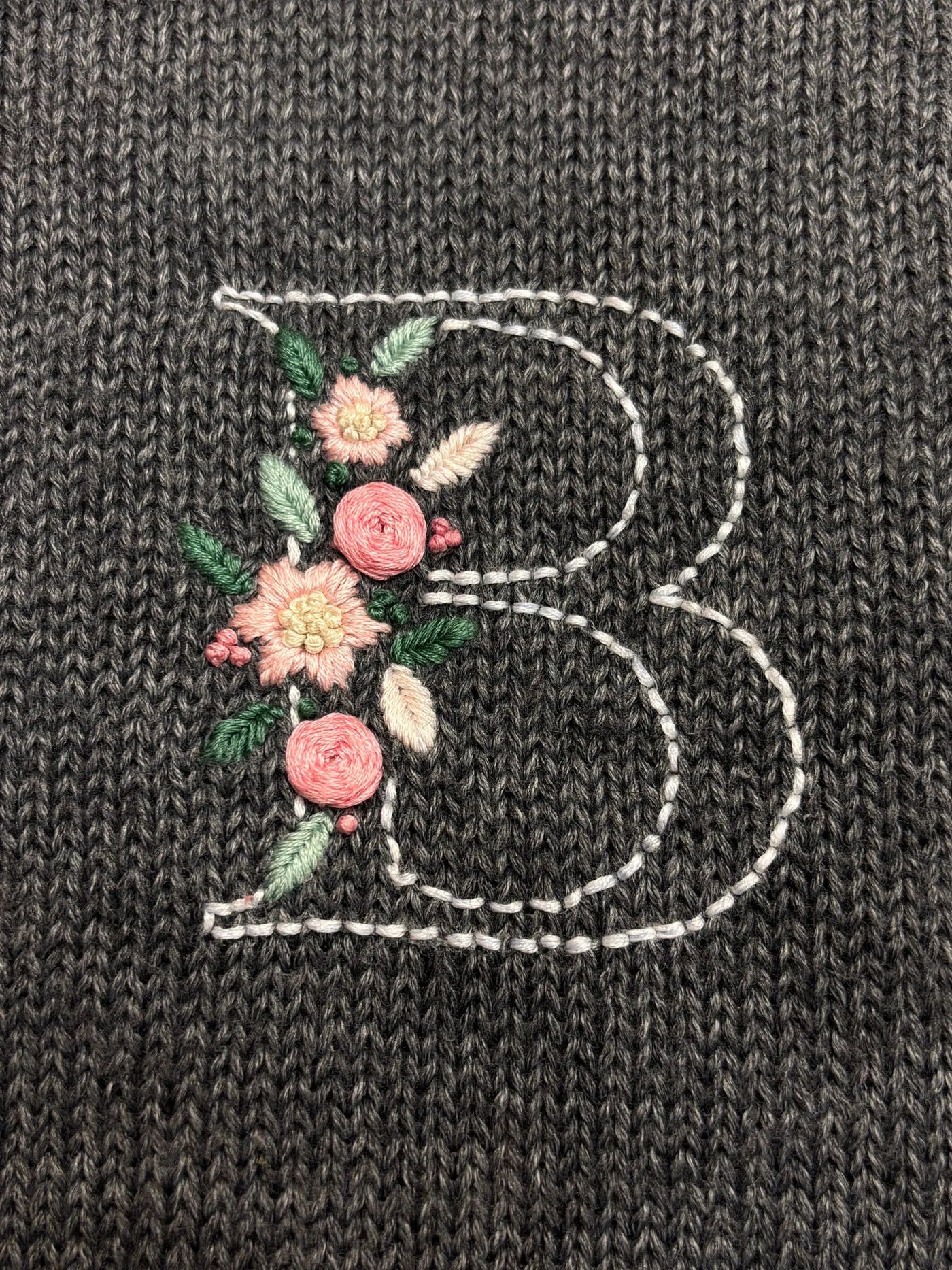 Maglioncino Iniziale Ricamata Fiorita